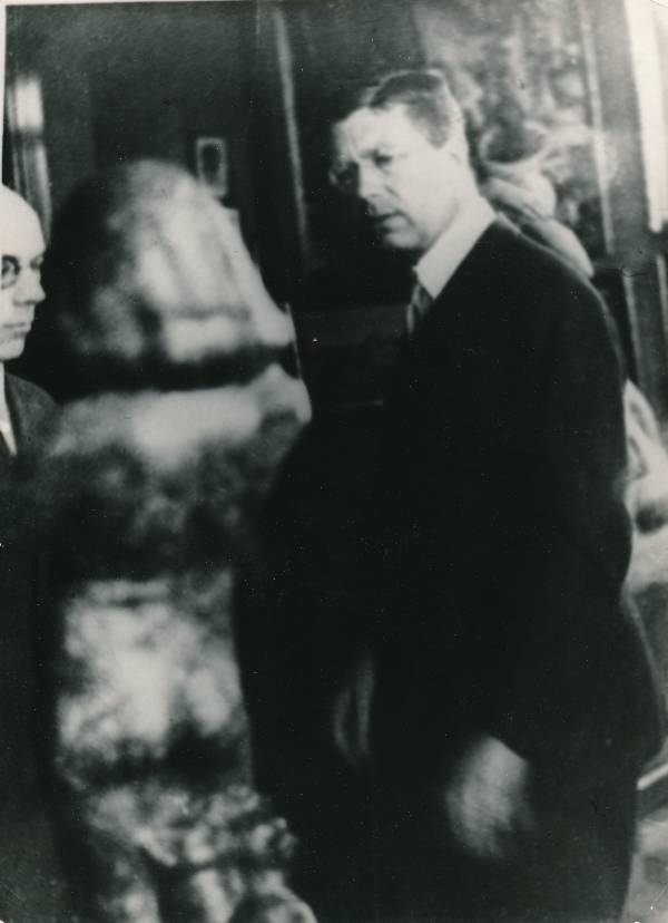 Tartu Ülikool. Rootsi kroonprints Gustaf VI Adolf 300. aasta juubelipidustuste ajal külastamas ERM-i. 1932.a.