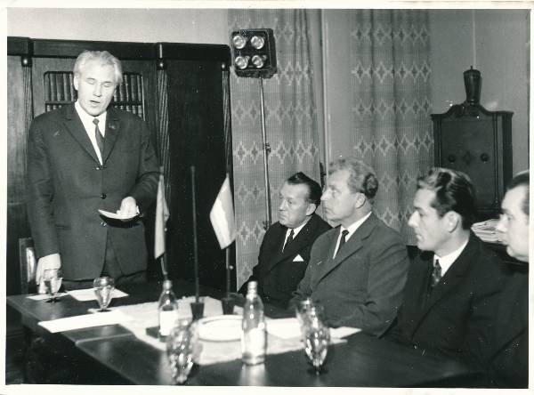 ÜLKNÜ KK I sekretär TÜs vastuvõtul A. Koobi juures 1971a.