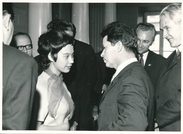 ÜLKNÜ KK I sekretär vestlemas ülõpilastega TÜs 1971a.