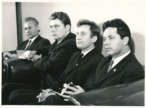 EPA rektor ja minister A Purga, TÜ komitee sekretär M. Kuba ja ÜLKNÜ KK I sektetär Tježelnikov.