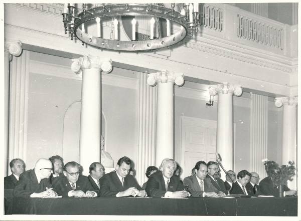 Pressikonverents TÜ aulas 1977a. Vaade presiidiumile.