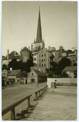 Tallinn, vaade Merepuiesteelt Oleviste kiriku suunas.  duplicate photo