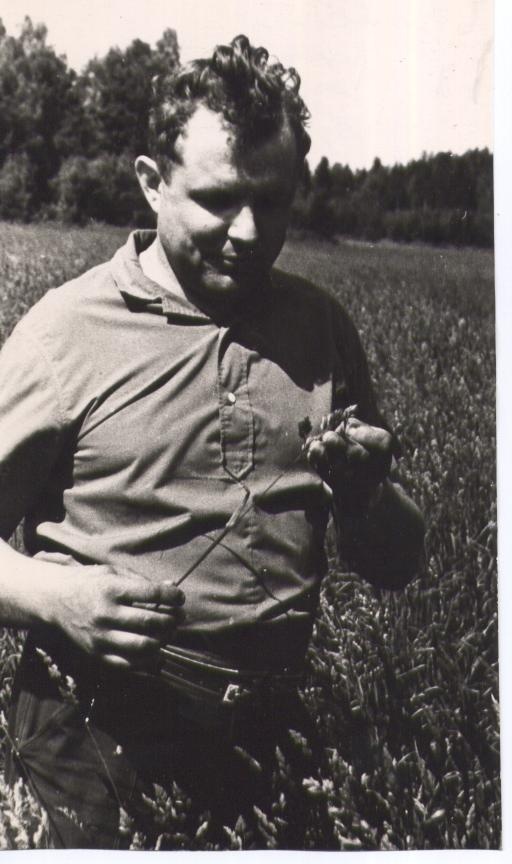 Loksa kolhoosi esimees Gustav Arrak