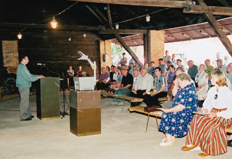 Mesinduspäev Eesti Põllumajandusmuuseumis 30. juunil 2001.a.
Konverentsil esineb Eesti Mesinike Liidu juhatuse esimees Aleksander Kilk