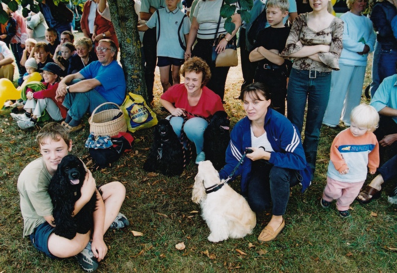 Sügisnäitus ja Tõuloom 2002 Eesti Põllumajandusmuuseumis, koerte kostüümikarneval