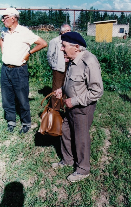 Eesti Agronoomide Seltsi teabepäeval 9.07.1997.a. Esiplaanil Herbert Korjus