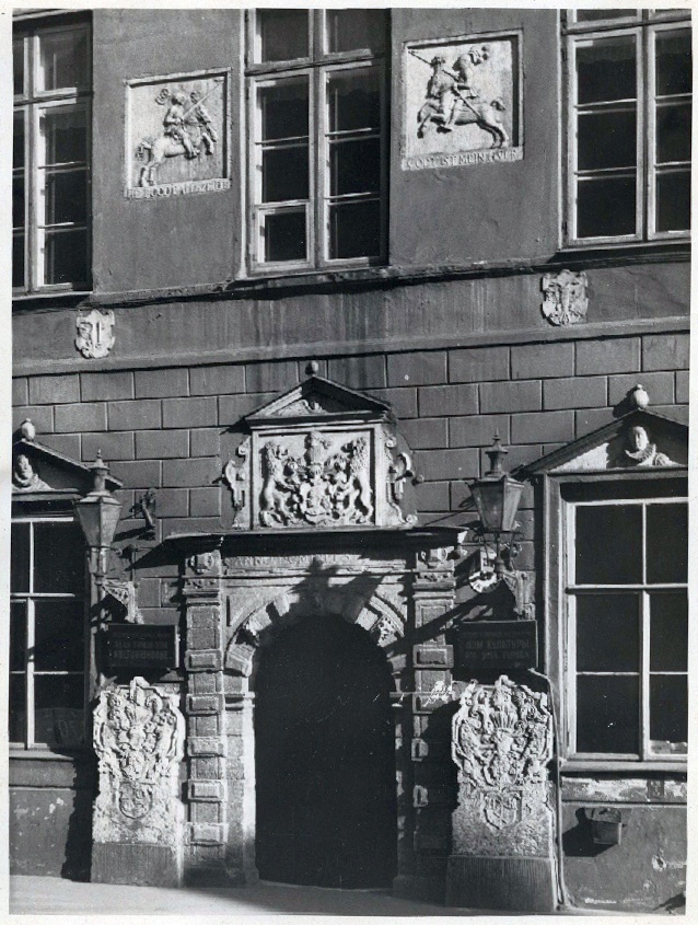 Tallinn, Pikk tänav 24/26, endine Mustpeade Vennaskonna maja.