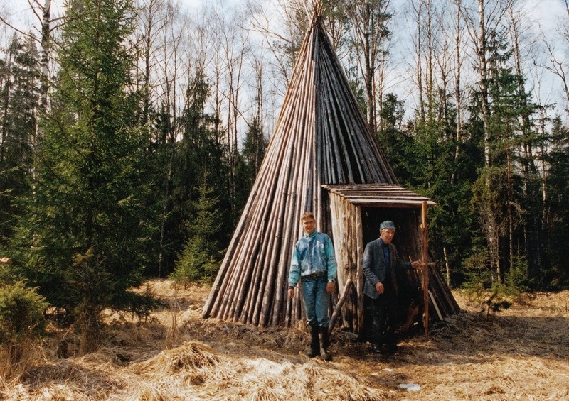 Liiv talu väliköök metsas
