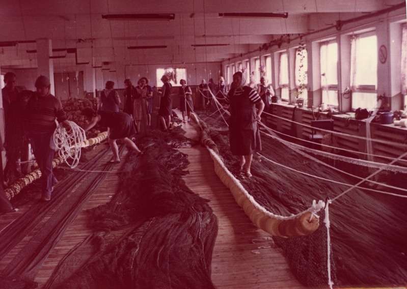 Saare Kaluri kolhoosis Nasval  püüniste valmistamine