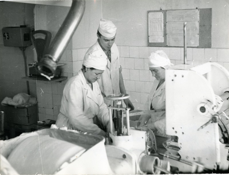 Või pakkimine automaadil APM Saaremaa Piimatoodete Kombinaadis