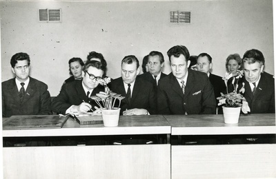 ETKVL Tööstuskombinaadile Varma mälestusplaadi üleandmine  similar photo