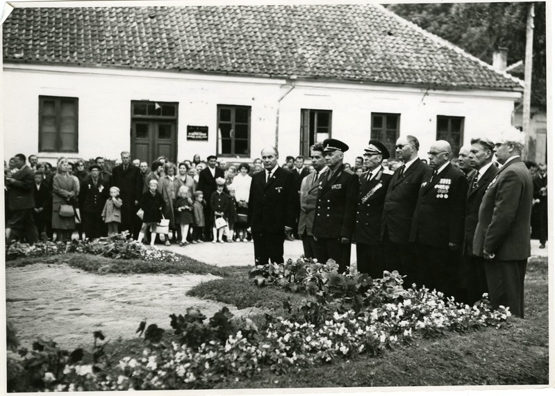 Sõjaveteranide miitng Lossihoovis