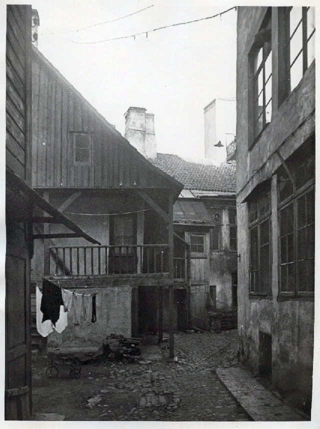 Tallinn, Pikk tänav 7, elumaja hoov.