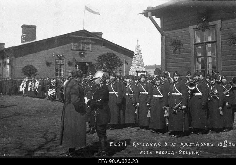Ratsaväe 9.aastapäev Ratsarügemendis. Rügemendi orkester rivistunult.
