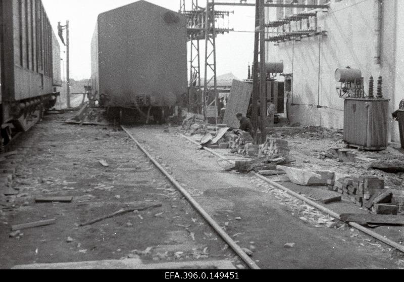 Püssi elektrijõujaama elektrirongi montaaž.