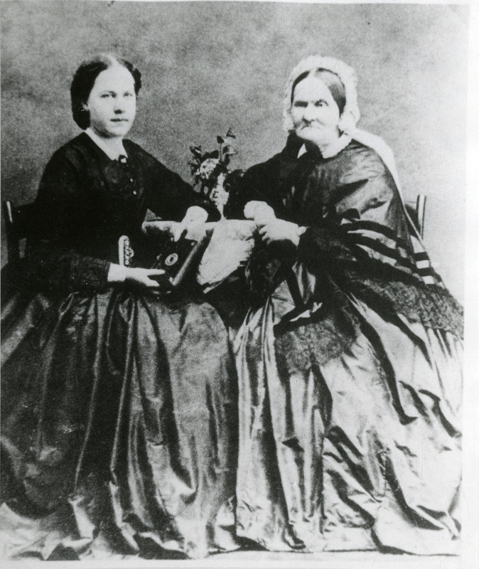 Olympia von Toll ja tema ema Amalie Hedwig Dorothea Luise von Ekesparre, 1870. a.-te algus.