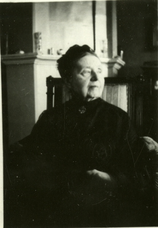 Katharina Karoline Emilie von Rehekampff: poolportree. 1910. a.-d.