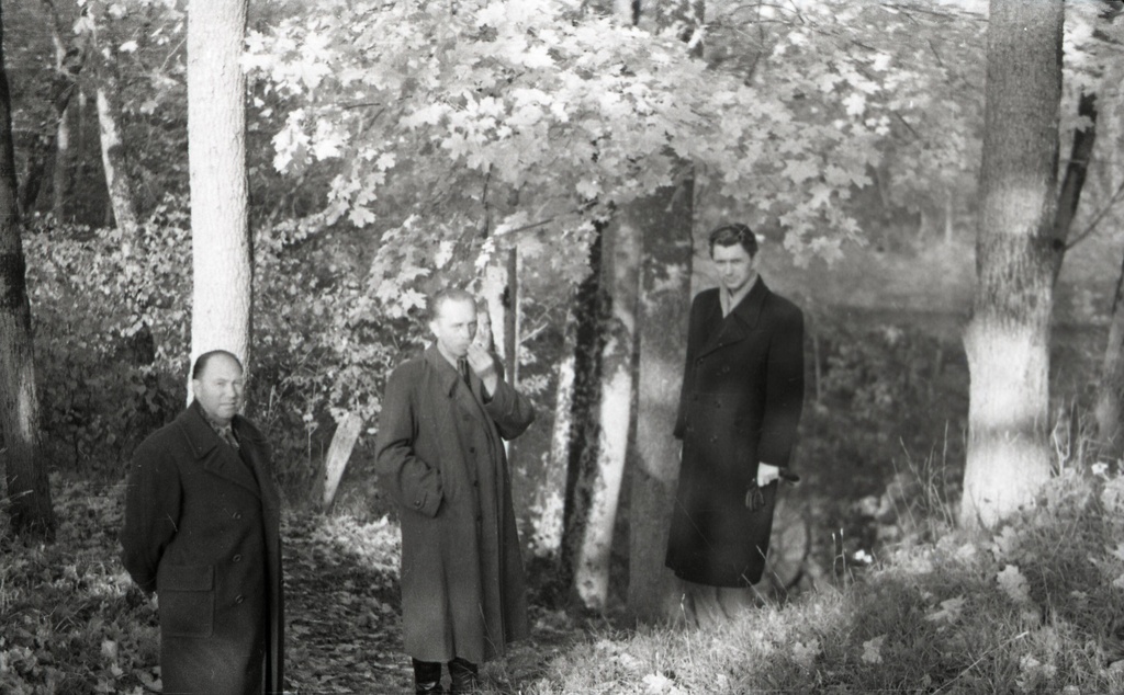 Muuseumitöötajate seminar Saaremaal 1956: Kaali järve ääres