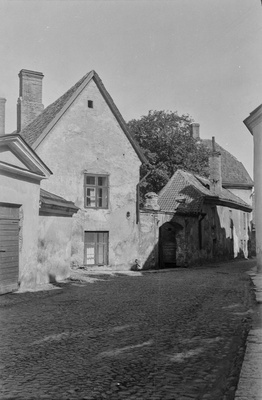 Tallinn, Vanalinn, Thoone Toom-Rüütli 3  similar photo