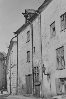 Tallinn, Vanalinn, Tolli tänav 6 hoone, vaade pika tänava poolt  similar photo