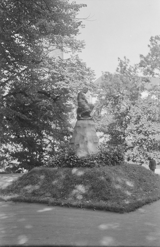 Tallinn, Lindamägi, Linda skulptuur