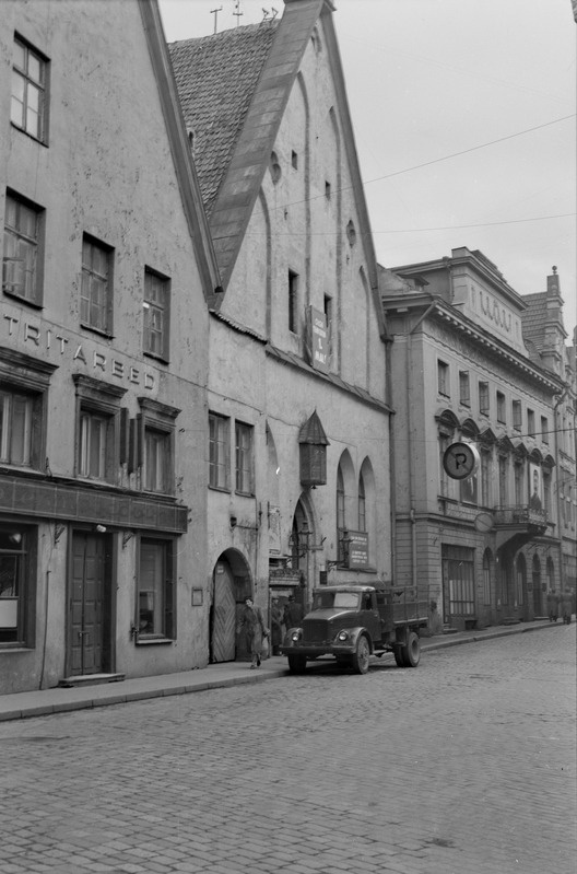 ENSV Riiklik Ajaloomuuseum (Suurgildi hoone), Pikk tn 17.