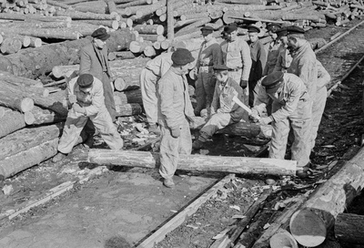 Kaevandus-tööstuskool Kukrusel.  similar photo