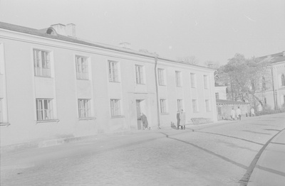 Tartu Riikliku Ülikooli Kehakultuuri teaduskonna hoone Kingissepa(Jakobi) tänaval  similar photo
