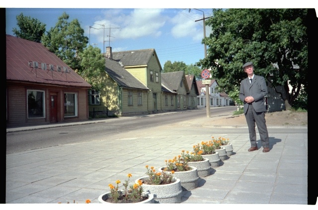 Hans Teetlaus at the Linda store in Rakvere