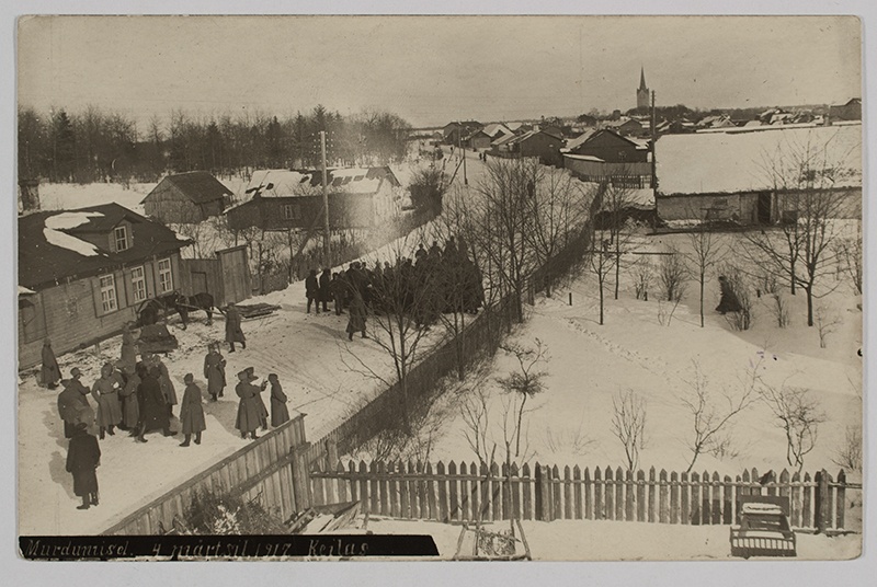 Burning the images of the Russian Emperor in front of Keila municipality 4.III 1917