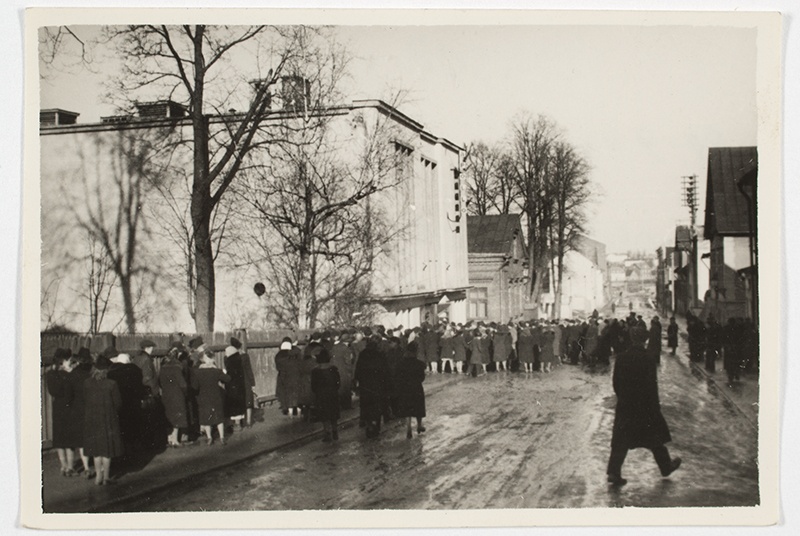 In front of Kinosaba "Apollo", 28.02.43