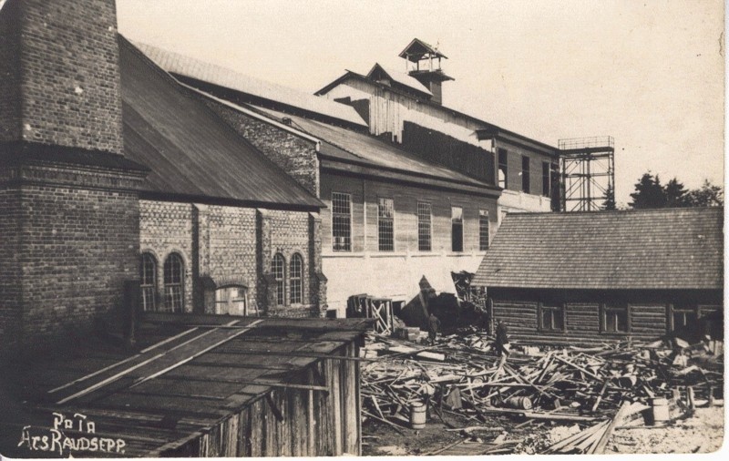 Photo. Järvakandi glass factory. Nearest view of the yard.Pill material.Pill material.Pillful cork
