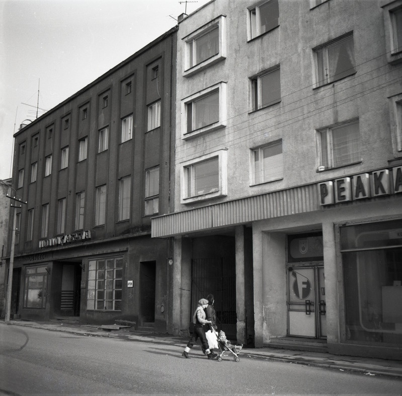 Rakvere Tallinna mnt: Virumaa Ühispanga hoone, arhitekt August Volberg, ja korterelamu