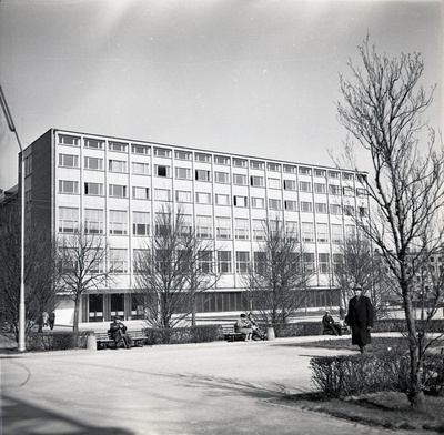 Teaduste Akadeemia (TA) Raamatukogu hoone. Arhitektid Uno Tölpus, Paul Madalik  similar photo