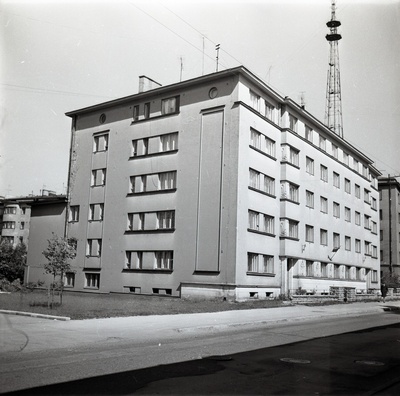 Korterelamu Tallinnas Kreutzwaldi 22. Arhitekt Adolf Käsper (tegelikult Edgar Kuusik?)  similar photo