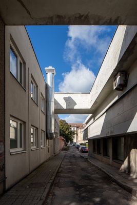 Projekteerijate Maja, Rävala pst 8, Tallinn. Sisetänav. Arhitektid Peep Jänes, Mart Port, Roman Urb, Arvo Niineväli  similar photo