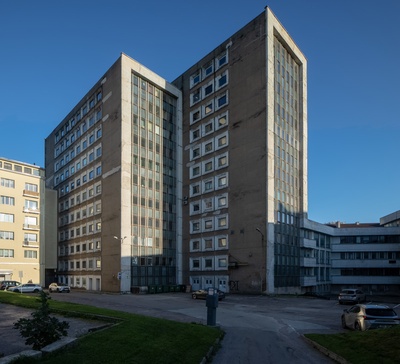 Projekteerijate Maja, Rävala pst 8, Tallinn. Vaade hoovi poolt. Arhitektid Peep Jänes, Mart Port, Roman Urb, Arvo Niineväli  similar photo