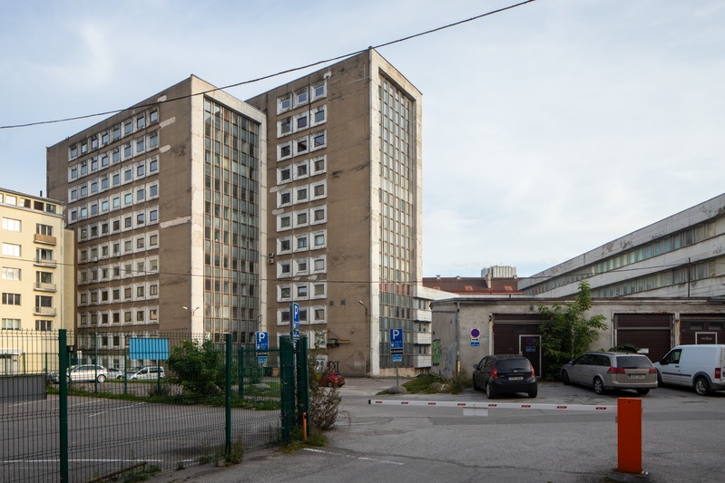 Projekteerijate Maja, Rävala pst 8, Tallinn. Vaade hoovi poolt. Arhitektid Peep Jänes, Mart Port, Roman Urb, Arvo Niineväli