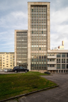 Projekteerijate Maja, Rävala pst 8, Tallinn. Vaade hoovi poolt. Arhitektid Peep Jänes, Mart Port, Roman Urb, Arvo Niineväli  similar photo