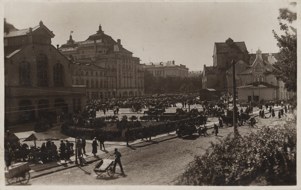 Eesti-tallinn : Viruväravamäelt = a view from the hill of the Viru Gate