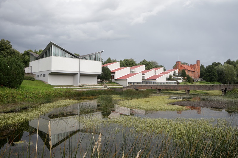 Jäneda Sovhoostehnikum ja hilisem Maamajanduse infokeskus. Arhitekt Valve Pormeister
