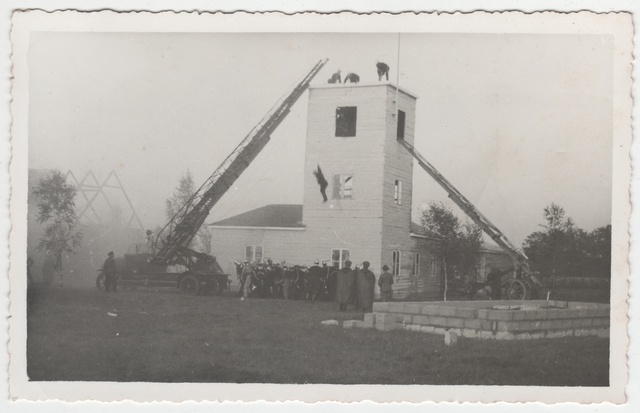 Firefighting and gas protection maneuver on the hypodroom, saving people in 1937.