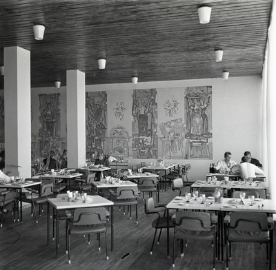 Tartu kaubamaja, restoran Tarvas. Interjöör, seinal sgrafiito, autor Elmar Kits  duplicate photo