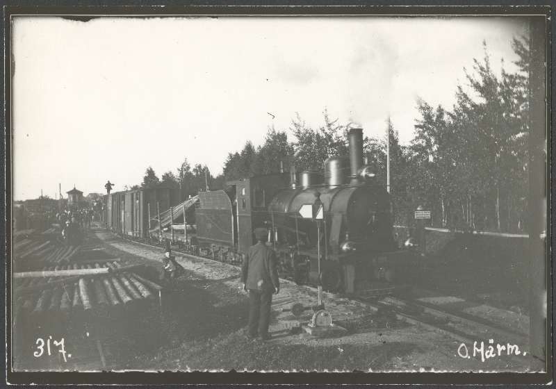 Photo, Viljandi, Kantreküla, Viljandi railway station, freight train