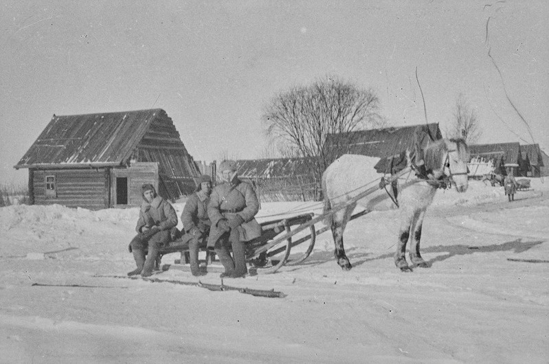 7. Eesti Laskurdiviis. Major Jakobson, tagavaraväeosade formeerija, koos kahe võjaväelasega