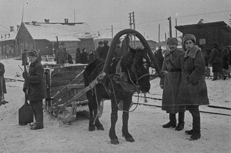 7. Eesti Laskurdiviis. Sõjaväelased raudteel lumetõrjel