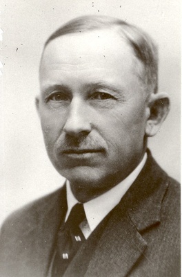 Anton Hansen Tammsaare  duplicate photo