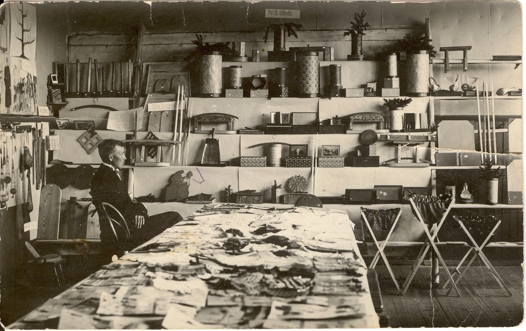 õpilastööde näitus Tapal