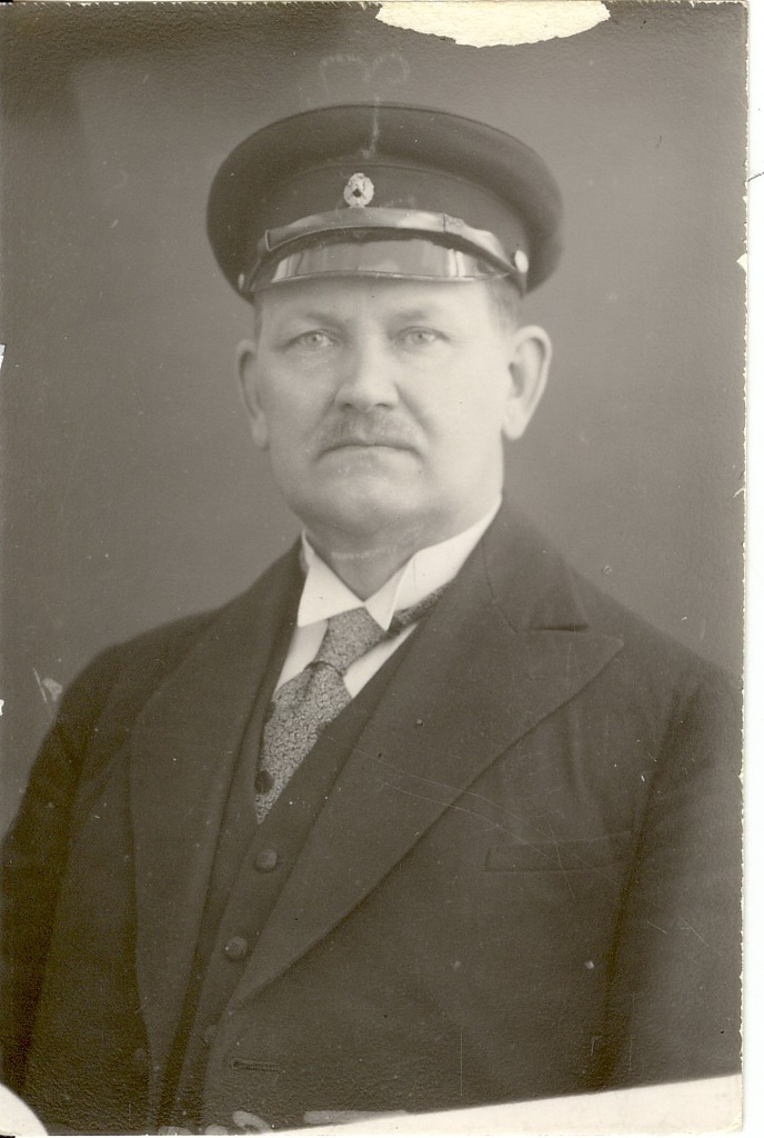 August Tobro