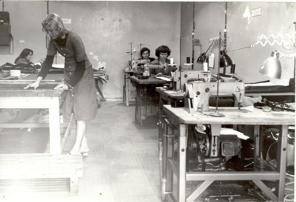 foto, Koeru Autoremonditehase polstrivalmistajate tsehh 1970-ndatel a.